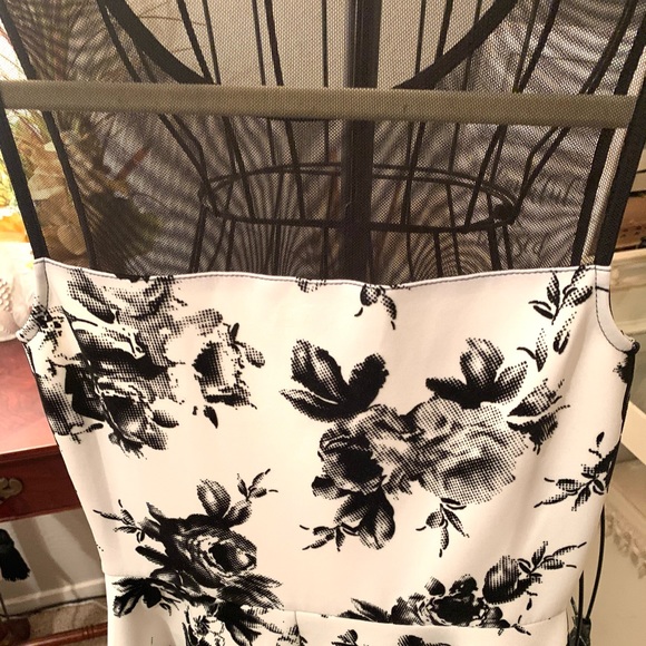 Trixxi Dress - Picture 4 of 7